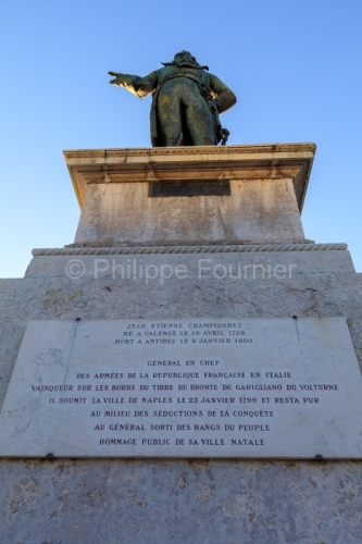 IMG_1909041603_Drôme (26) Valence Patrimoine esplanade du champ