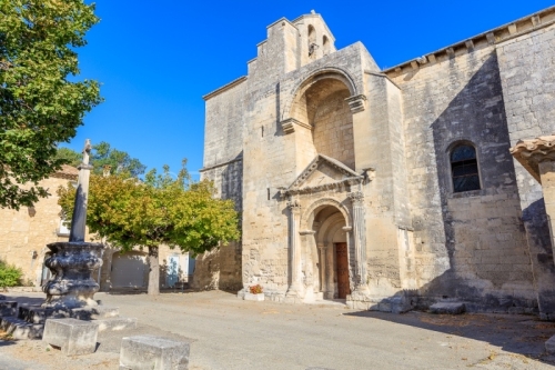 IMG_1909195129_drôme (26) saint restitut patrimoine parvis de l
