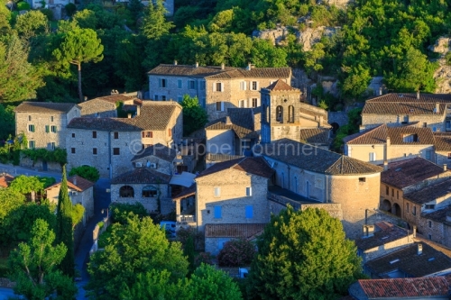 IMG_1906181433_Ardèche (07)  Labeaume Village de Caractère, le coeur du village  l'église