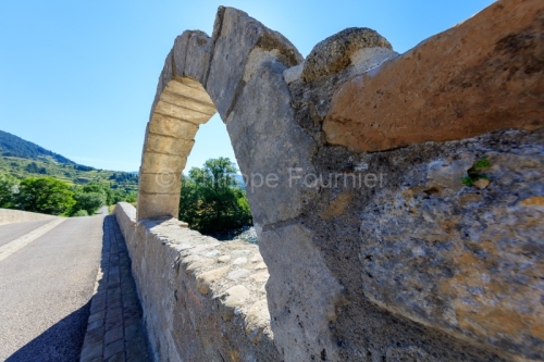IMG_1906241159_Lozère (48) Quézac Patrimoine, Le Pont de Quéz