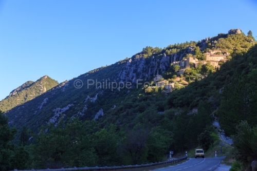 IMG_1907072149_Vaucluse (84)  Brantes Villages perchés, le vill