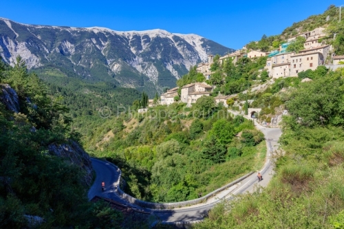 IMG_1907092570_Vaucluse (84)  Brantes Villages perchés, cycloto