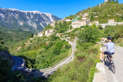 IMG_1907092579_Vaucluse (84)  Brantes Villages perchés, cycloto
