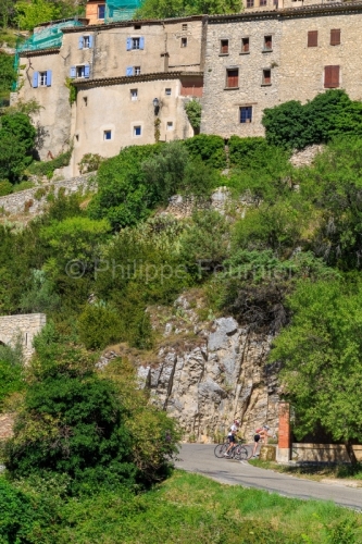 IMG_1907092609_Vaucluse (84)  Brantes Villages perchés, cycloto