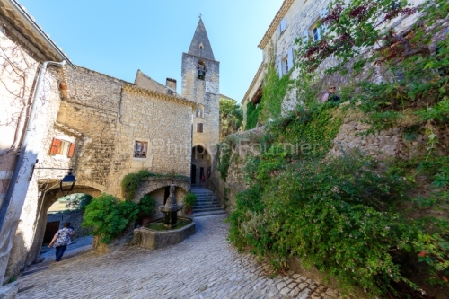 IMG_1907092685_Vaucluse (84)  Crestet Villages perchés fontaine
