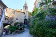 IMG_1907092738_Vaucluse (84)  Crestet Villages perchés fontaine