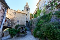 IMG_1907092763_Vaucluse (84)  Crestet Villages perchés fontaine