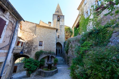 IMG_1907092729_Vaucluse (84)  Crestet Villages perchés fontaine