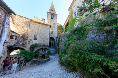 IMG_1907092742_Vaucluse (84)  Crestet Villages perchés fontaine
