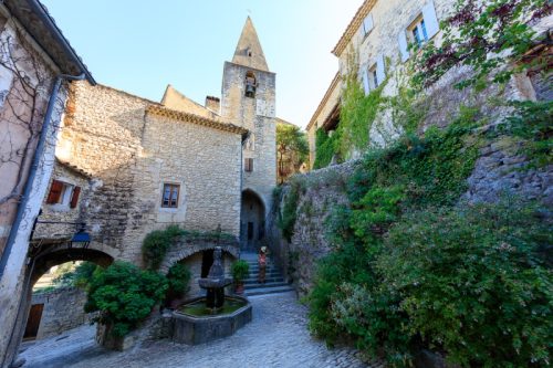 IMG_1907092766_Vaucluse (84)  Crestet Villages perchés fontaine