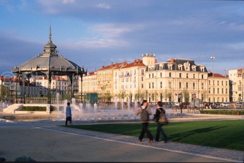 IMG_262170_DROME (26)  VALENCE LE KIOSQUE PEYNET, L'ESPLANADE DU