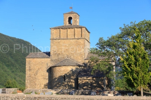 IMG_18071179_drome (26)  dieulefit l'église saint pierre et sai