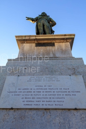 IMG_1909041603_Drôme (26)  Valence Patrimoine esplanade du cham