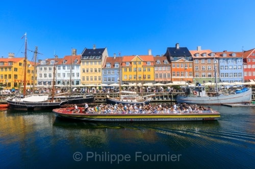 IMG_2507190121_Danemark Hovedstaden Copenhague port coloré de N