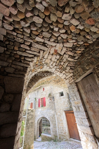 IMG_13046082_RUELLE_VOUTEE_LABEAUME_VILLAGE_DE_CARATERE_ARDECHE_