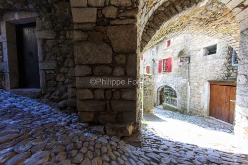 IMG_13046087_RUELLE_VOUTEE_LABEAUME_VILLAGE_DE_CARATERE_ARDECHE_