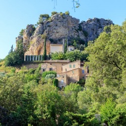 IMG_1907092781_Vaucluse (84)  La Roque Alric Pays des Dentelles