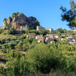 IMG_1907092793_Vaucluse (84)  La Roque Alric Pays des Dentelles