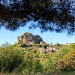 IMG_1907092810_Vaucluse (84)  La Roque Alric Pays des Dentelles