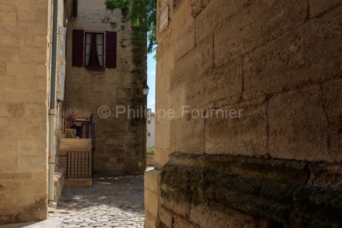IMG_18054973_GARD (30)  UZES SENIOR SUR SON BALCON PATRIMOINE PL