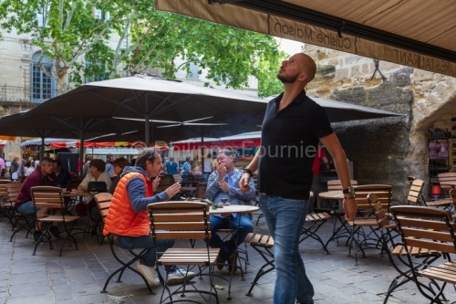 IMG_18055185_GARD (30)  UZES PLACES AUX HERBES TERRASSE CAFé .