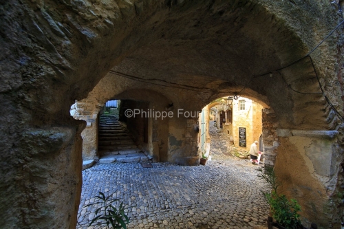 IMG_13057063_RUELLE VOUTEE SAINT MONTAN VILLAGE DE CARACTERE GAR