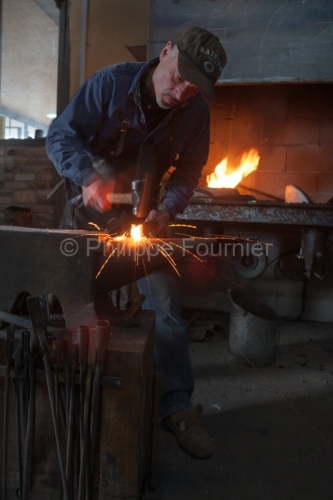 IMG_44843_Puy De Dome (63) Thiers Savoir Faire Henri Viallon Mei