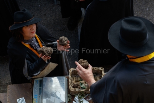 IMG_18010786_VAUCLUSE (84) ENCLAVE DES PAPES RICHERENCHES FêTES