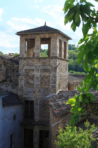 IMG_13056991_TOUR CARREE VOGUE VILLAGE DE CARACTERE ARDECHE 07